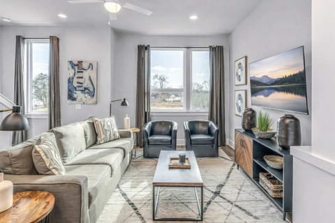 TV and multimedia, Living room, Seating area