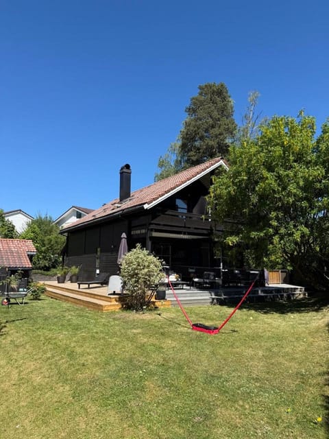 Property building, Day, Garden, Garden view
