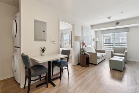 Simplicity At the Rim 1415 I Spacious 1 Bed 1 Bth Apartment in San Antonio