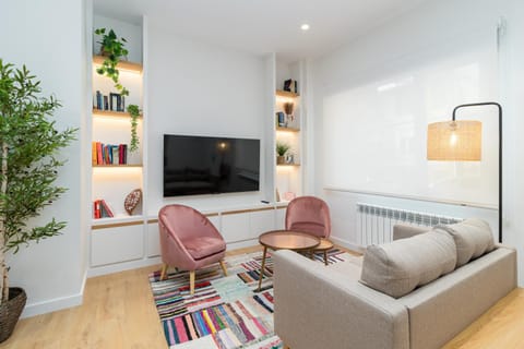 TV and multimedia, Living room, Seating area