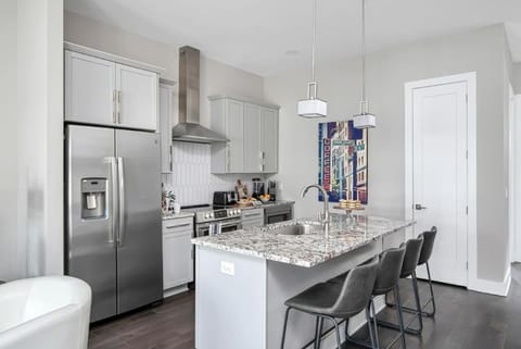 Kitchen or kitchenette, Seating area