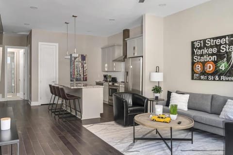 Kitchen or kitchenette, Living room, Seating area