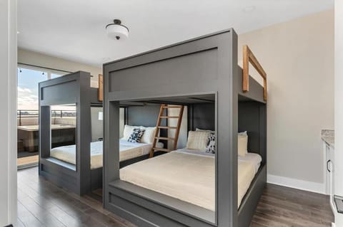 Bed, Photo of the whole room, Bedroom, bunk bed