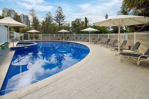 Swimming pool, sunbed