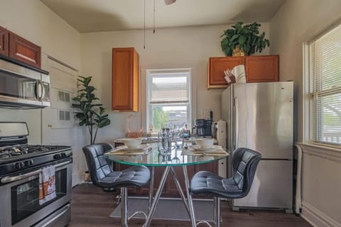 Comfy One Bed Apartment in Forest Park Apartment in Forest Park