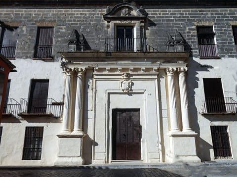Property building, Facade/entrance, Decorative detail