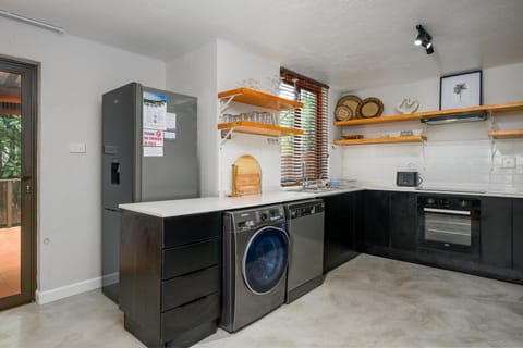 dishwasher, stove, toaster, washing machine, kitchen
