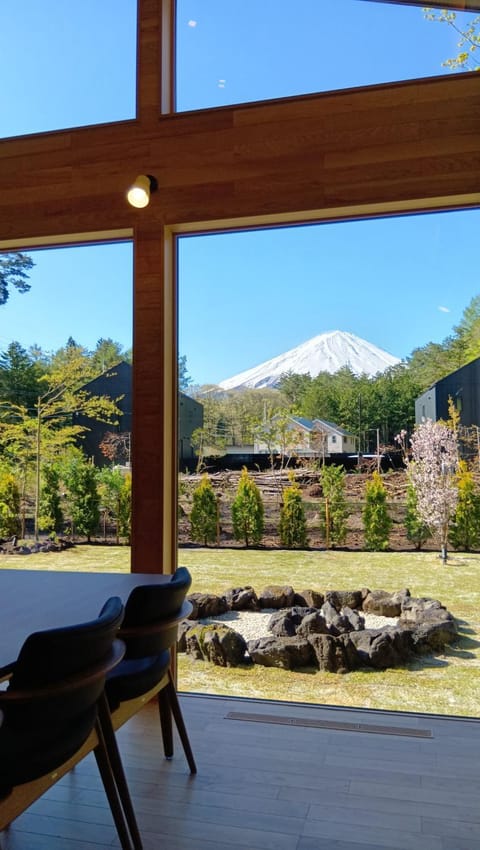 Spring, Day, Natural landscape, Living room, Mountain view