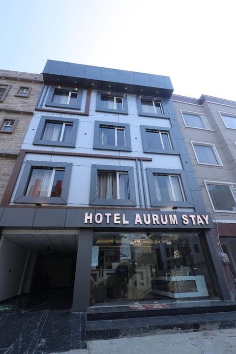 Property building, Day