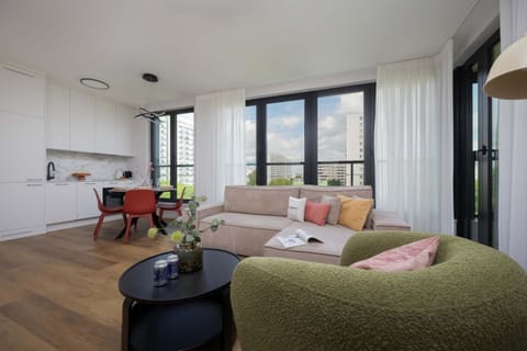 Kitchen or kitchenette, Living room, Seating area, Dining area