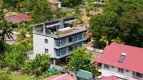 Property building, Day, Neighbourhood