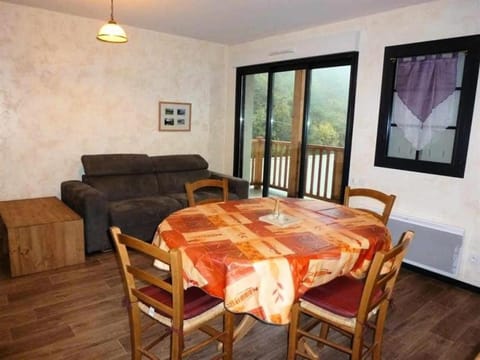 Bed, furniture, kitchen
