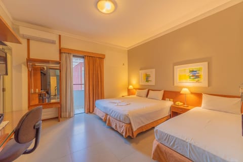 Bed, TV and multimedia, Photo of the whole room, Bedroom, wardrobe, air conditioner