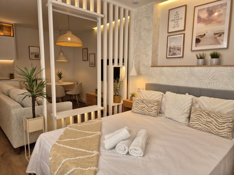 Photo of the whole room, Bedroom