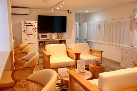 Communal lounge/ TV room