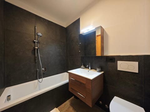 Hostdomus - La Piazzetta Apartment in Piedmont