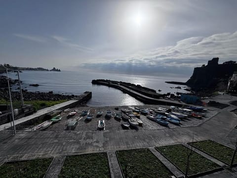 Sea view, Location