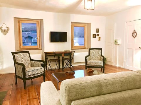 TV and multimedia, Living room, Dining area