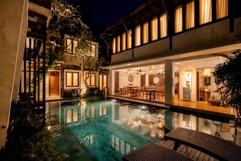 Property building, Swimming pool