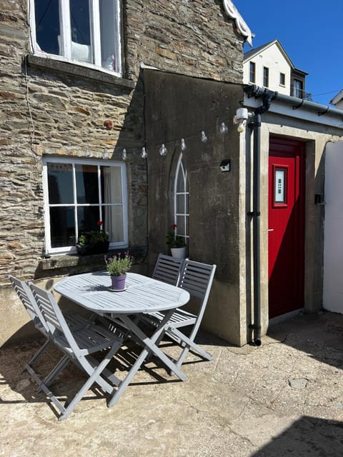 Lighthouse Keepers Cottage House in County Donegal