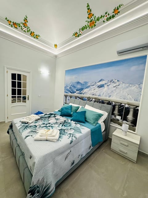 Bed, TV and multimedia, Photo of the whole room, Bedroom, towels, air conditioner, air conditioner