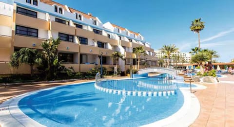 Property building, Summer, Swimming pool, Swimming pool, Swimming pool