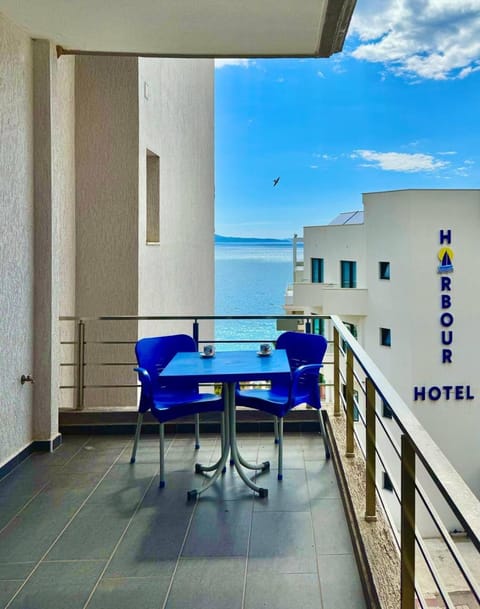 Day, Natural landscape, View (from property/room), Balcony/Terrace, Seating area, Dining area, Sea view