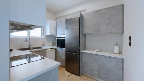 Modern, Renovated Apartment in Nikaia Apartment in Pireas