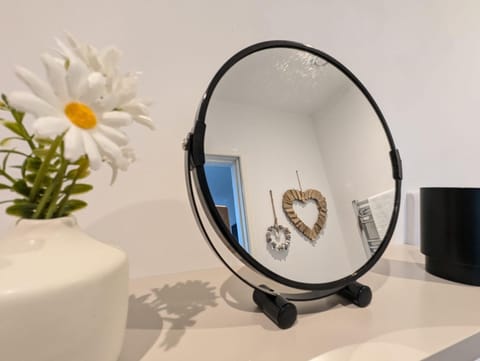 Island House Apartment in England