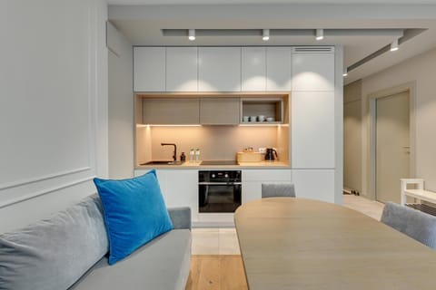 Kitchen or kitchenette, Living room, Seating area, Dining area, stove