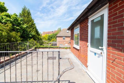 Brookvale Guest House Room 3 Bed and Breakfast in Southampton