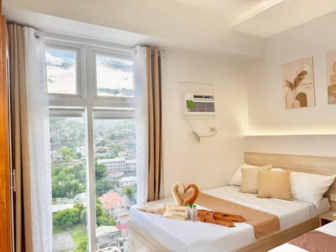 Bed, Bedroom, Mountain view, towels, air conditioner
