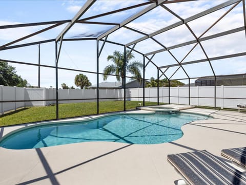 Patio, Balcony/Terrace, Pool view, Swimming pool, Swimming pool, sunbed