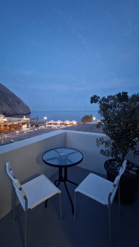 Natural landscape, Balcony/Terrace, Dining area, Sea view