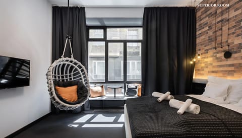Bed, TV and multimedia, Bedroom, towels