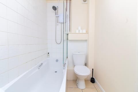 Brookvale Guest House Room 8 Bed and Breakfast in Southampton