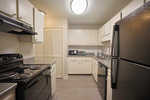 Northtown Apartments 15F I Spacious 1 Bed 1 Bath Apartment in Flowood