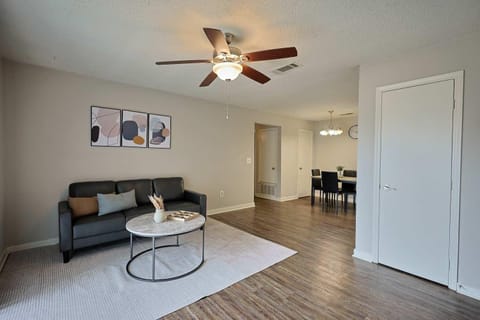 Northtown Apartments 4B I Comfy 2 Bed 2 Bath Apartment in Flowood