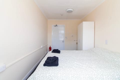 Brookvale Guest House Room 11 Bed and Breakfast in Southampton