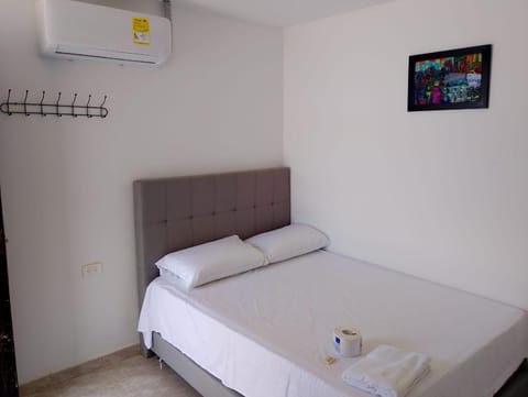 Bedroom, air conditioner