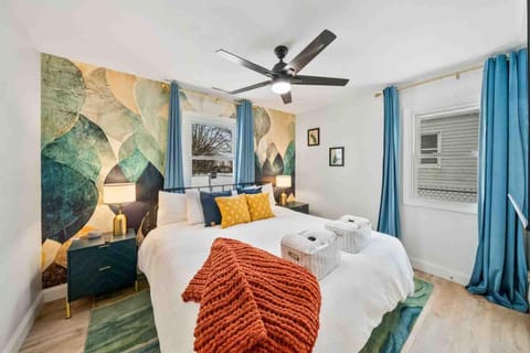 Chic 2br Near Nd Kingqueen Beds Firepitgrill House in South Bend