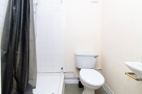 Brookvale Guest House Room 13 Bed and Breakfast in Southampton