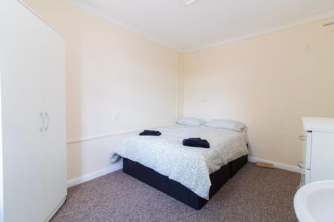 Brookvale Guest House Room 13 Bed and Breakfast in Southampton