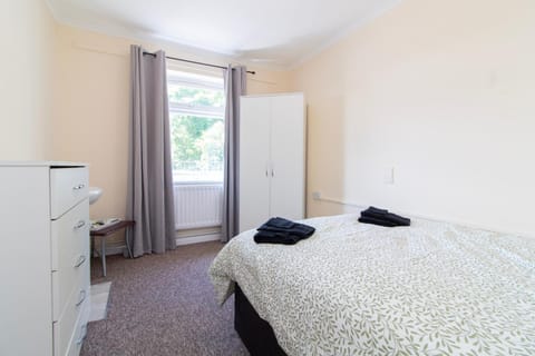 Brookvale Guest House Room 13 Bed and Breakfast in Southampton