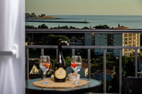 View (from property/room), Sea view, Drinks