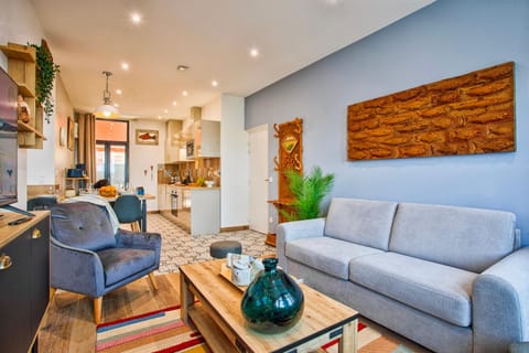 VILLA 139 LA VAGUE - FRONT DE MER - appartement contemporain et terrasse sur cour - 2 à 6 personnes - Rez-de-chaussée Apartment in Houlgate