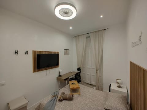 Los Angeles comfortable room and Temporary SBE1011 Apartment in Centro