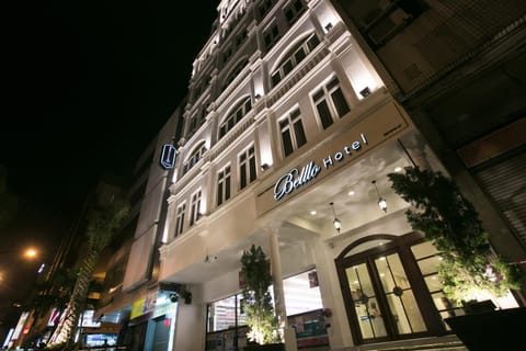 Facade/entrance