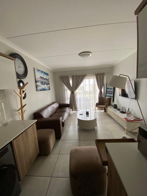 TV and multimedia, Photo of the whole room, Seating area