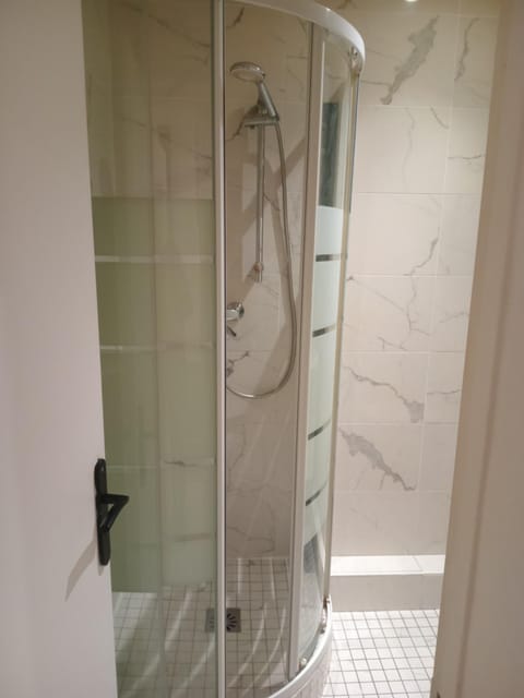 Chambre proche centre ville Apartment in Paris